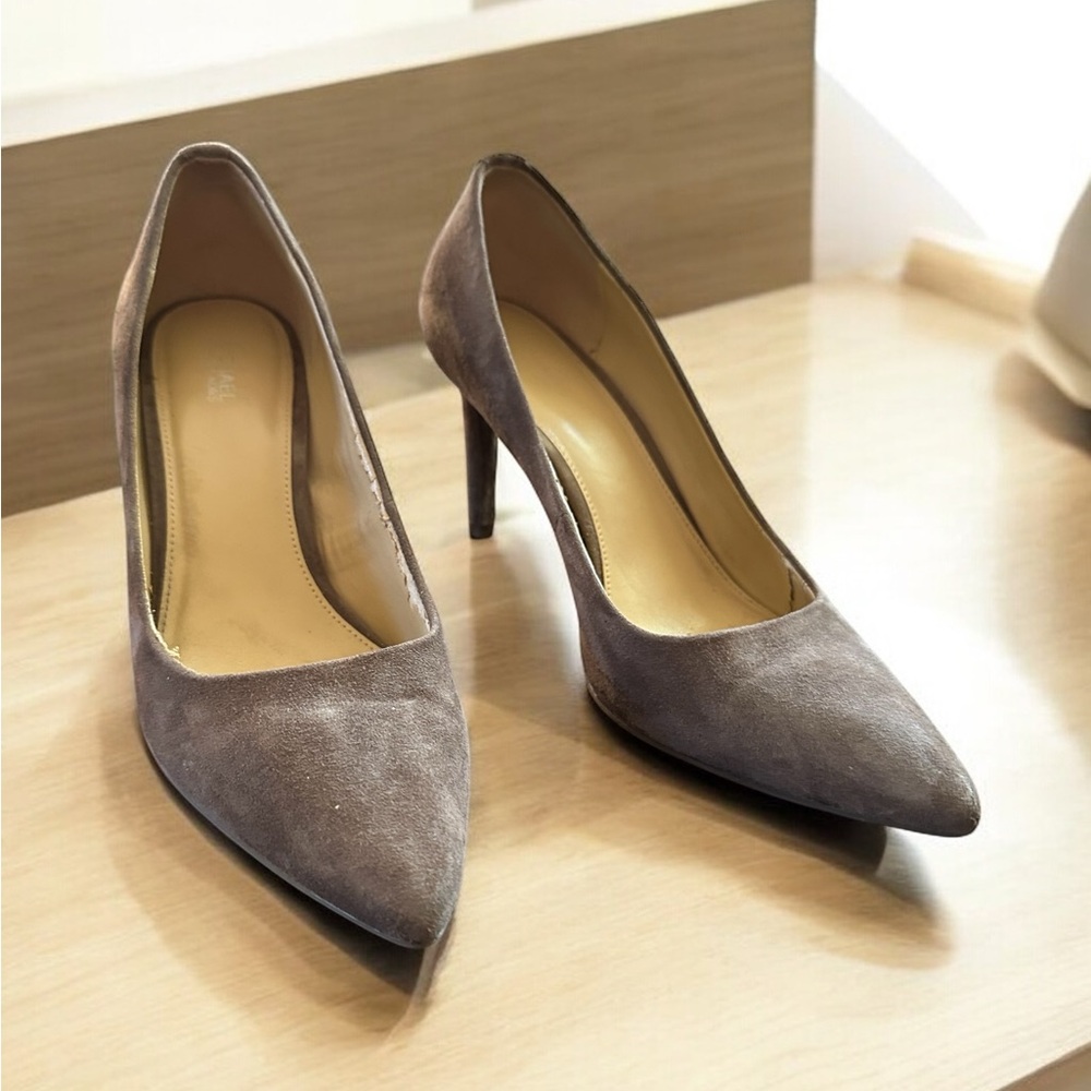 Size 8.5 MICHAEL KORS camel suede heels w/rivet.  Gorgeous! Barely worn!